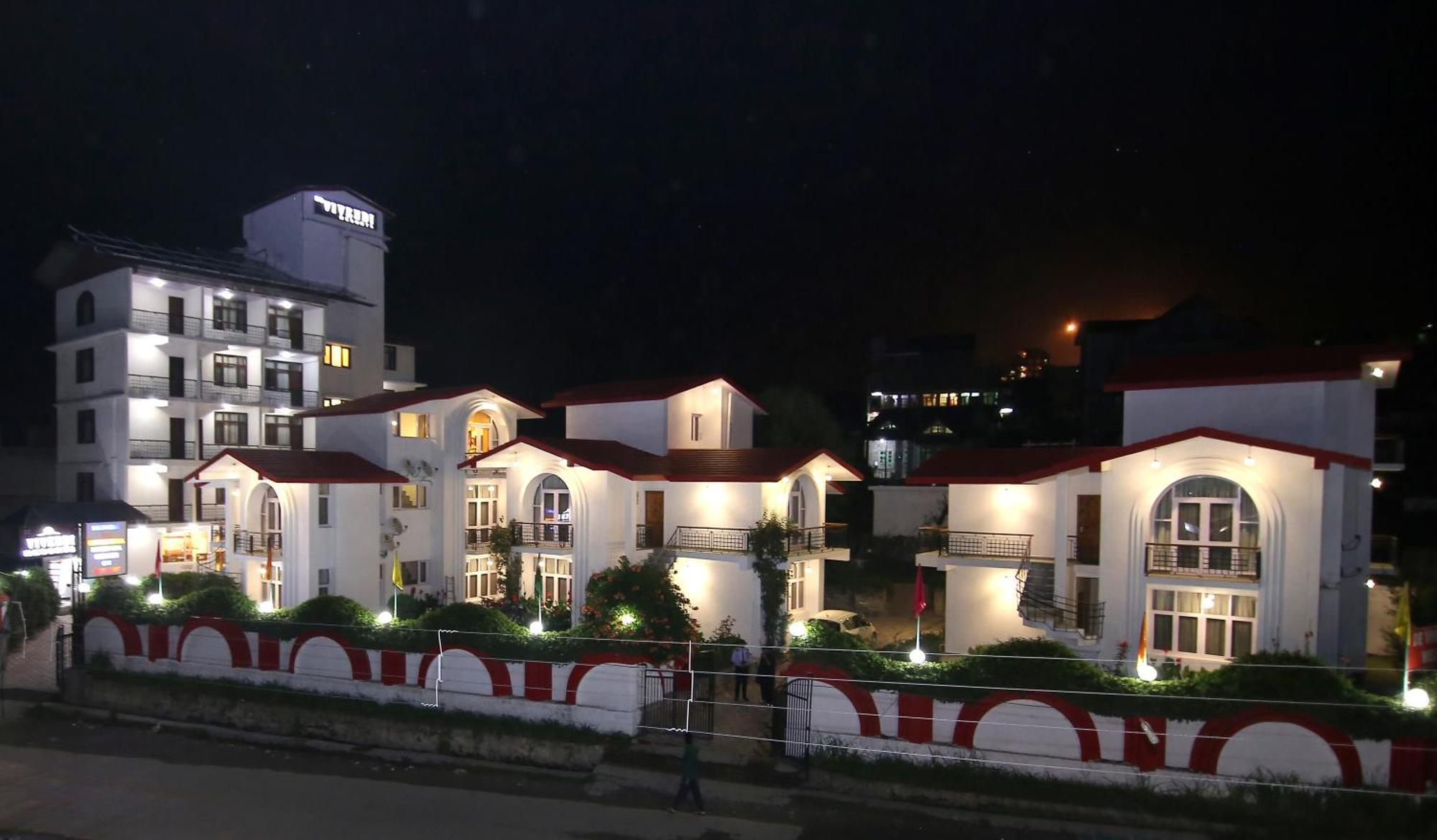 De Vivendi Resorts With 35000 Sqft Open Lawn With Bbq Manāli Extérieur photo